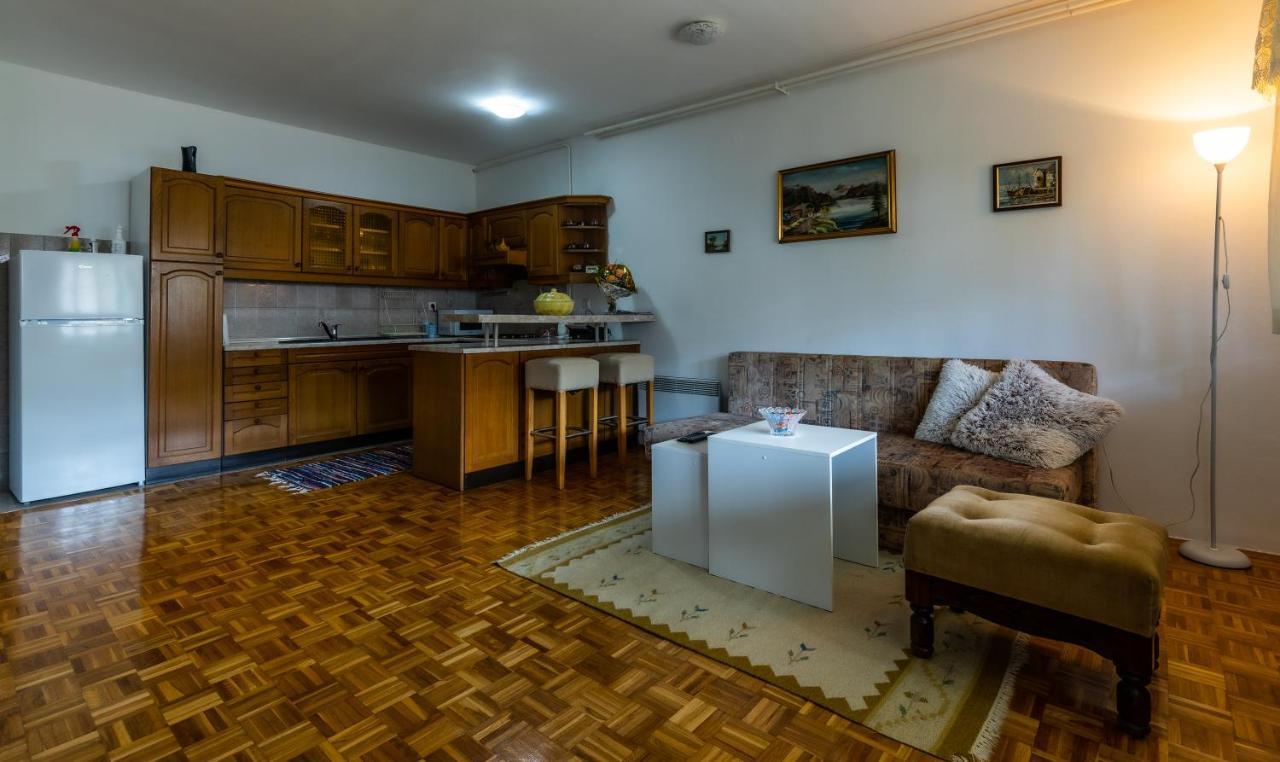 Appartamento Avlija Garden Gem SJJ Esterno foto