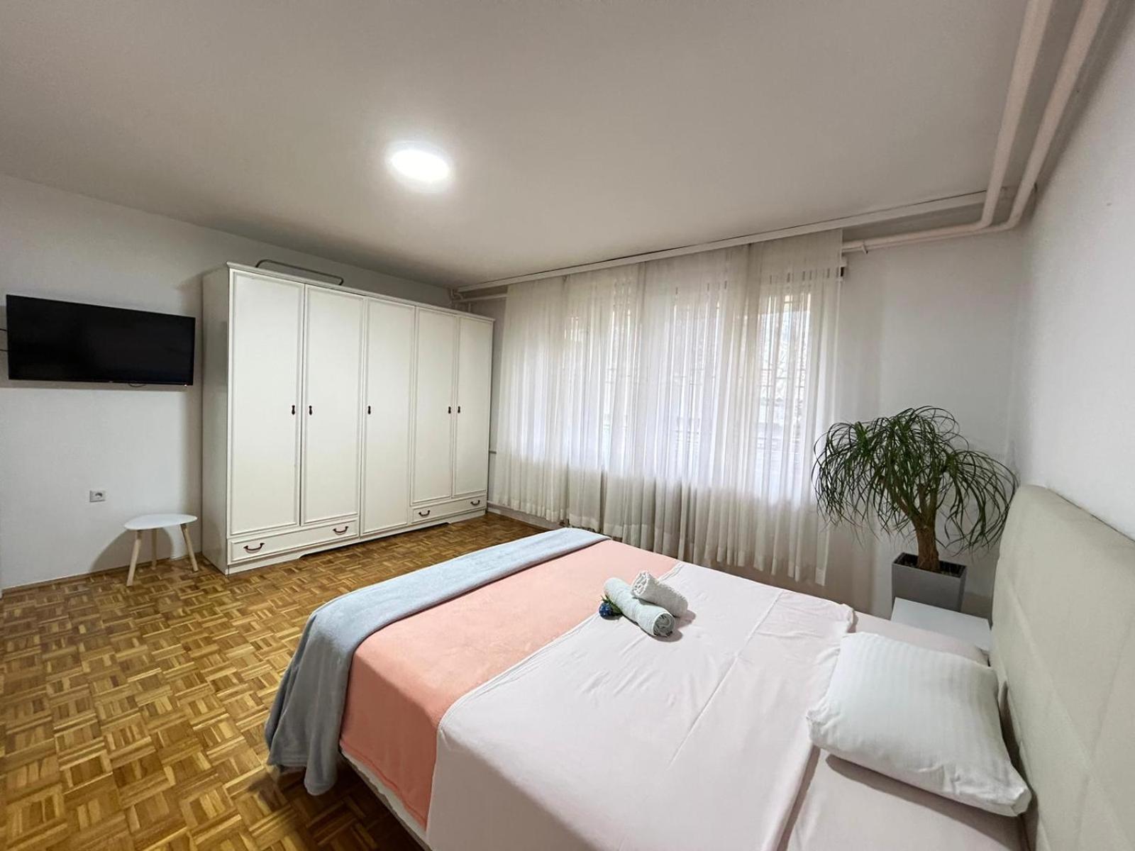 Appartamento Avlija Garden Gem SJJ Esterno foto