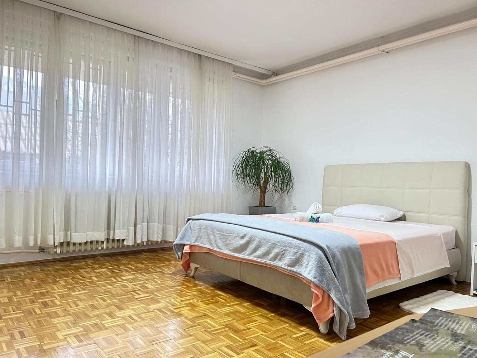 Appartamento Avlija Garden Gem SJJ Esterno foto